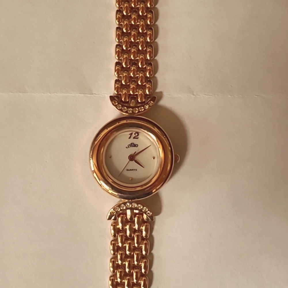 Alto watch